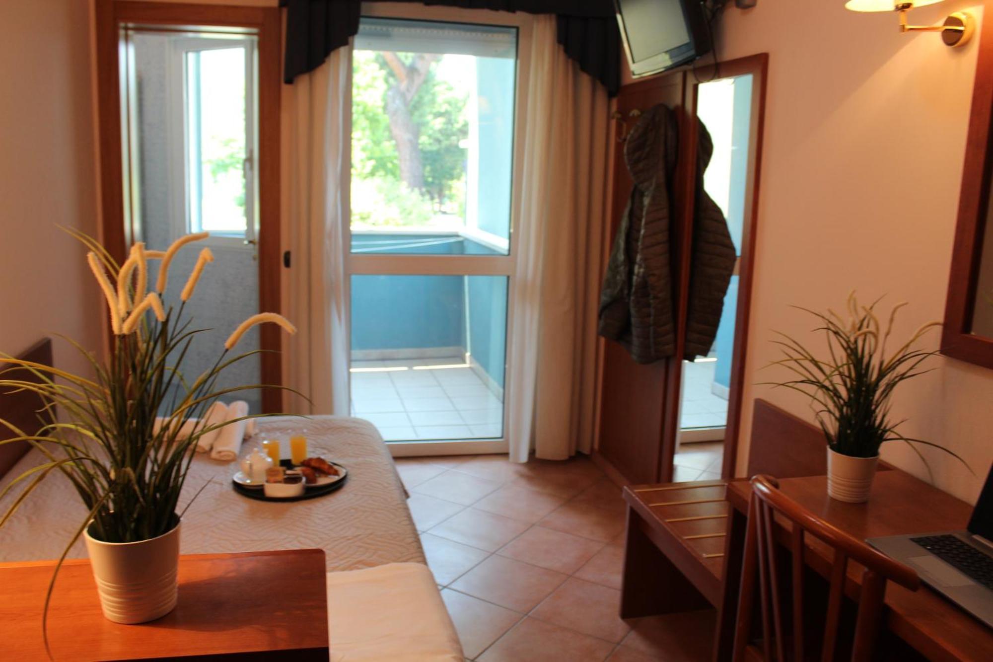 Hotel Jole Cesenatico Exterior photo
